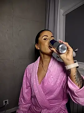 BabyFaceMia online show from November 20, 2025, 5:13 pm