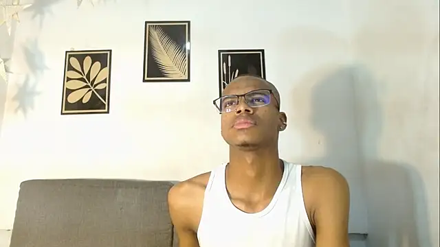 Snapshot of criss_zuri chatting on October 21, 2025, 11:53 am criss zuri online show from October 21, 2025, 11:53 am