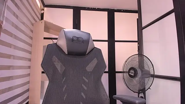 Snapshot of AlliceCopper chatting on September 13, 2025, 12:21 am AlliceCopper online show from September 13, 2025, 12:21 am