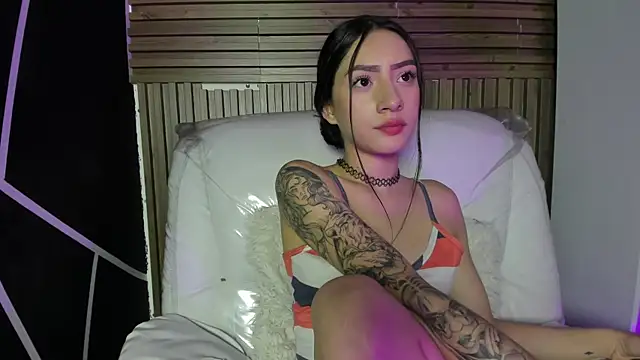 Snapshot of AlliceCopper chatting on September 11, 2025, 12:43 am AlliceCopper online show from September 11, 2025, 12:43 am