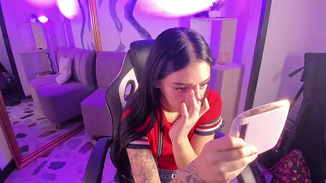 Snapshot of AlliceCopper chatting on February 5, 2026, 12:45 pm AlliceCopper online show from February 5, 2026, 12:45 pm