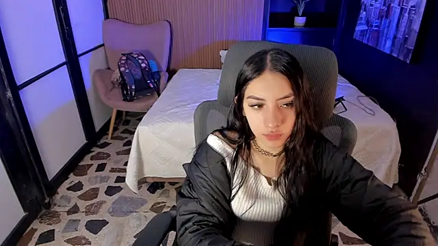 Snapshot of AlliceCopper chatting on February 13, 2026, 1:00 pm AlliceCopper online show from February 13, 2026, 1:00 pm