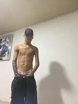 spicyboysvenezuelan online show from September 27, 2025, 9:04 am