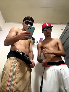 spicyboysvenezuelan online show from September 13, 2025, 8:31 pm