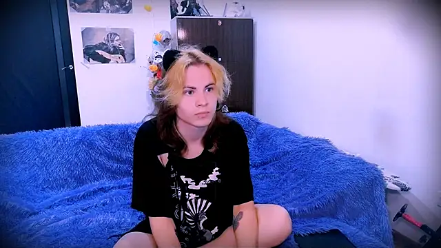 Snapshot of SparkyFerret chatting on September 28, 2025, 3:35 am SparkyFerret online show from September 28, 2025, 3:35 am