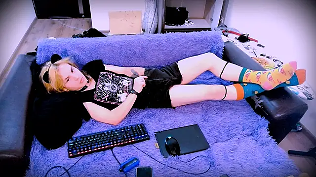 Snapshot of SparkyFerret chatting on October 3, 2025, 8:54 pm SparkyFerret online show from October 3, 2025, 8:54 pm