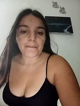 chloe 90 online show from October 23, 2025, 12:20 am