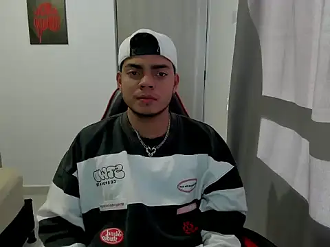 Snapshot of Axel-Latin-Boy chatting on October 13, 2025, 9:16 pm Axel-Latin-Boy online show from October 13, 2025, 9:16 pm