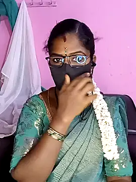 Snapshot of tamilammukuttyy chatting on September 10, 2025, 1:43 pm tamilammukuttyy online show from September 10, 2025, 1:43 pm