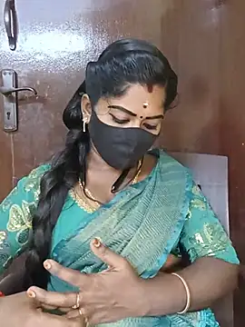Snapshot of tamilammukuttyy chatting on July 23, 2026, 2:57 pm tamilammukuttyy online show from July 23, 2026, 2:57 pm