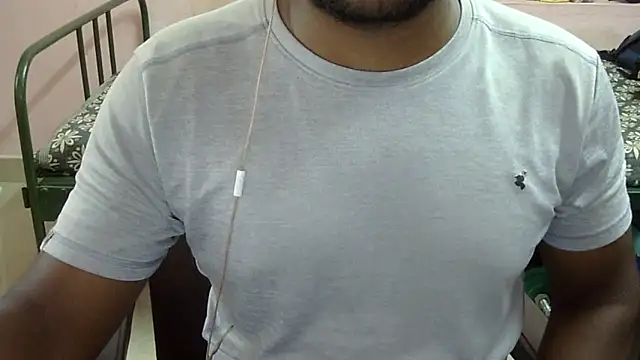 Snapshot of x_boyy_x chatting on December 2, 2025, 6:59 am x boyy x online show from December 2, 2025, 6:59 am