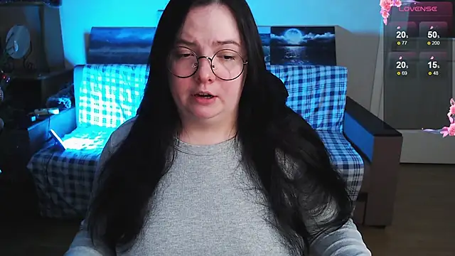 Snapshot of EmillyBones chatting on January 10, 2026, 7:31 pm EmillyBones online show from January 10, 2026, 7:31 pm