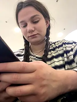 MiniVi online show from October 2, 2025, 6:28 am