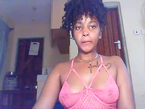 Snapshot of Lattie1 chatting on October 21, 2025, 6:46 am Lattie1 online show from October 21, 2025, 6:46 am