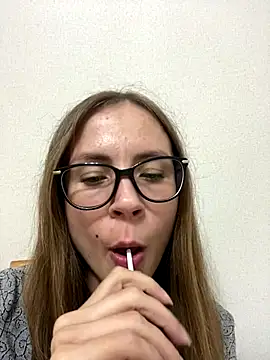 SophieDesire online show from September 17, 2025, 7:49 pm