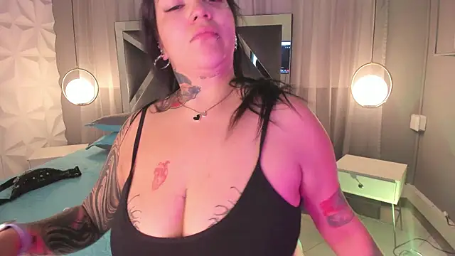 MAGIC TESSA online show from November 22, 2025, 8:51 pm