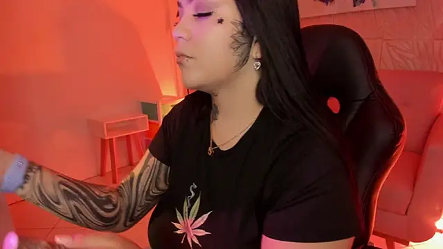 Snapshot of MAGIC_TESSA chatting on September 23, 2025, 5:31 pm MAGIC TESSA online show from September 23, 2025, 5:31 pm