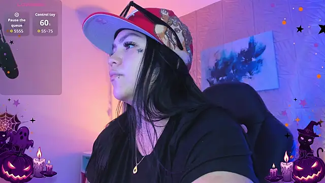Snapshot of MAGIC_TESSA chatting on October 6, 2025, 7:25 pm MAGIC TESSA online show from October 6, 2025, 7:25 pm