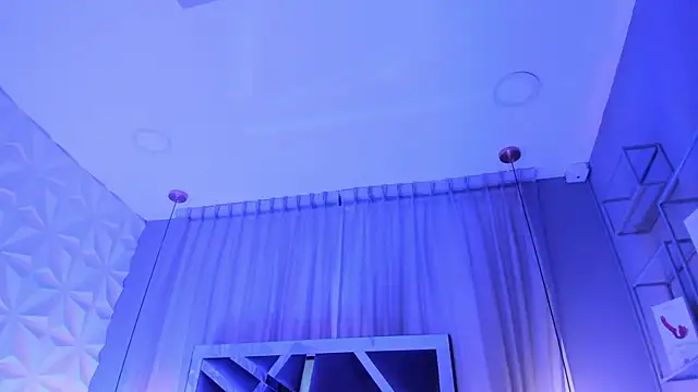 Snapshot of MAGIC_TESSA chatting on December 13, 2025, 8:04 pm MAGIC TESSA online show from December 13, 2025, 8:04 pm