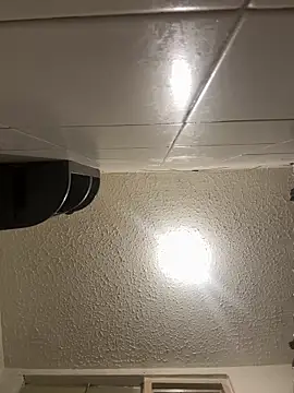 Snapshot of MAGIC_TESSA chatting on February 5, 2026, 9:27 am MAGIC TESSA online show from February 5, 2026, 9:27 am