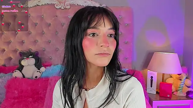 LindaWz  online show from February 10, 2026, 4:11 am