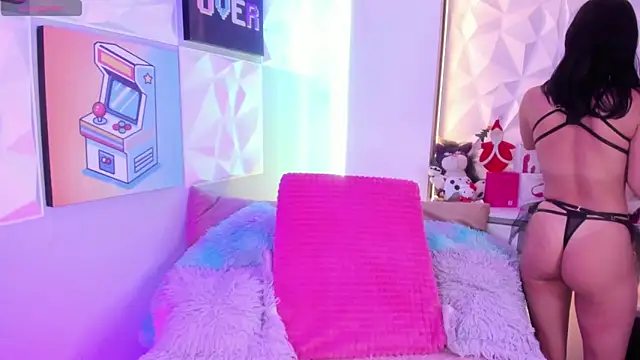 LindaWz  online show from December 16, 2025, 4:06 am