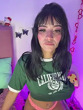 LindaWz  online show from April 4, 2026, 8:10 am