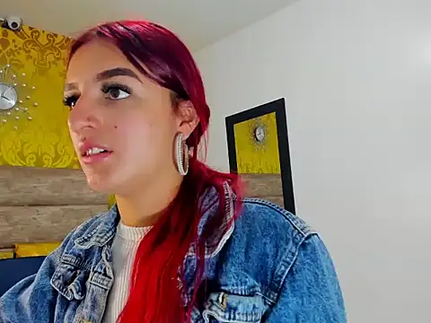 Snapshot of Vaiiolett_ chatting on September 9, 2025, 1:09 pm Vaiiolett online show from September 9, 2025, 1:09 pm