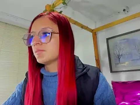 Snapshot of Vaiiolett_ chatting on November 28, 2025, 12:38 pm Vaiiolett online show from November 28, 2025, 12:38 pm