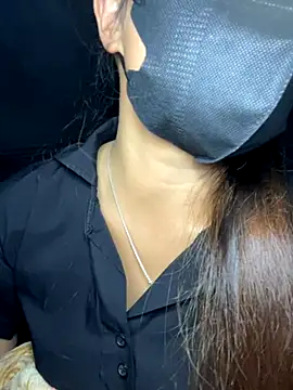 Snapshot of delwyn- chatting on November 11, 2025, 3:40 pm delwyn- online show from November 11, 2025, 3:40 pm