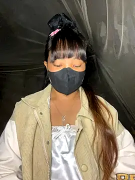 Snapshot of delwyn- chatting on November 20, 2025, 2:07 pm delwyn- online show from November 20, 2025, 2:07 pm