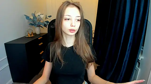 Snapshot of EmilyGraydis chatting on September 27, 2025, 4:18 am EmilyGraydis online show from September 27, 2025, 4:18 am