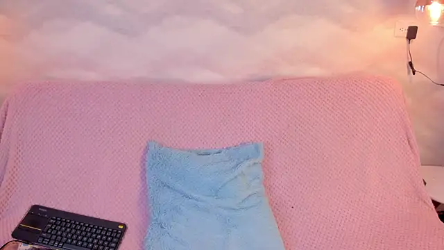 jazlin angels online show from October 26, 2025, 8:15 am