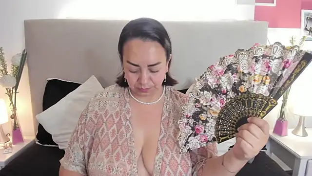 Angel Velvet online show from April 1, 2026, 10:07 pm