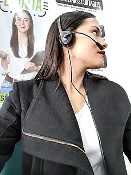 Snapshot of CHARLOTTE__05 chatting on November 7, 2025, 12:53 pm CHARLOTTE 05 online show from November 7, 2025, 12:53 pm