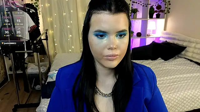 Snapshot of Viola_Bun chatting on November 3, 2025, 6:11 pm Viola Bun online show from November 3, 2025, 6:11 pm