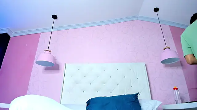 Boss Domiinator online show from April 19, 2026, 6:10 pm