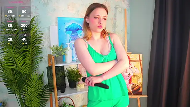 HollieCollelo online show from March 28, 2026, 3:18 am