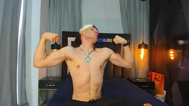 HunterHeat  online show from December 19, 2025, 6:21 pm