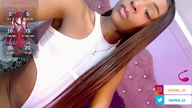 MariahMendezz online show from November 15, 2025, 7:29 pm