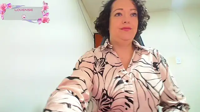 Miss Oriana online show from November 3, 2025, 8:40 am