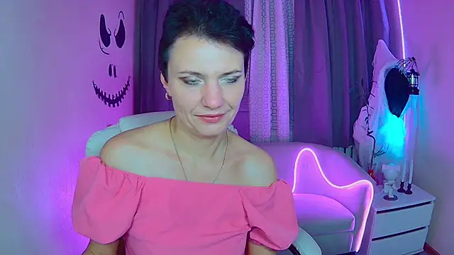 AvaSaturnian online show from October 27, 2025, 1:12 pm