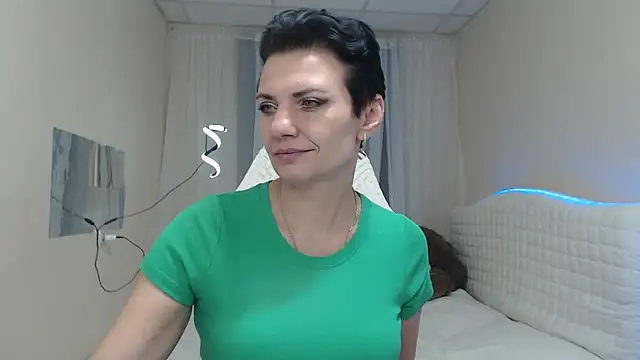 AvaSaturnian online show from November 16, 2025, 1:05 pm