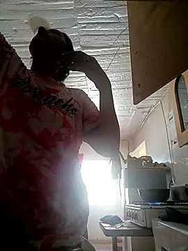 Snapshot of Lucy_Squirt69 chatting on October 24, 2025, 1:10 pm Lucy Squirt69 online show from October 24, 2025, 1:10 pm