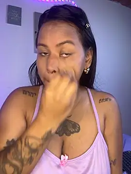 Michluxe 69 online show from November 6, 2025, 10:58 pm