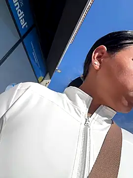 Michluxe 69 online show from November 29, 2025, 1:44 pm