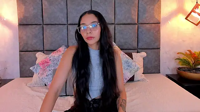 Snapshot of Roseaurora chatting on June 18, 2026, 10:53 am Roseaurora online show from June 18, 2026, 10:53 am