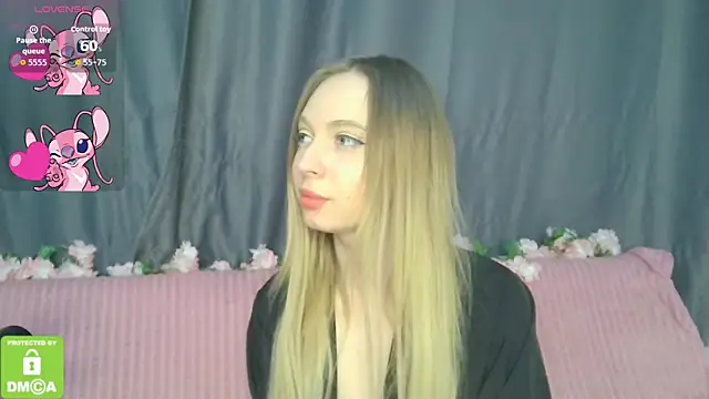 BabbbyFoxxx online show from December 3, 2025, 3:07 am