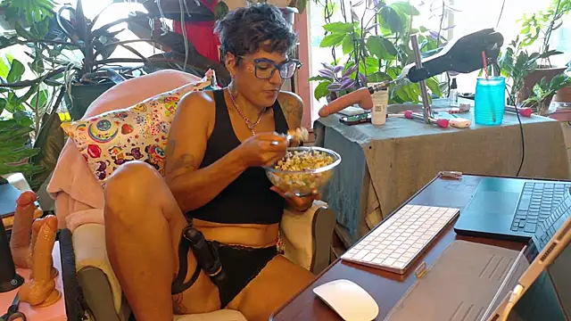 Snapshot of kinkycanner chatting on July 4, 2026, 2:40 am kinkycanner online show from July 4, 2026, 2:40 am
