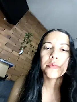 MiaForever1 online show from April 25, 2026, 1:52 am